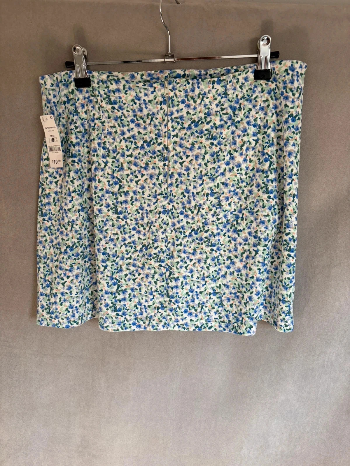 Falda nueva con flores talla M – photo 3
